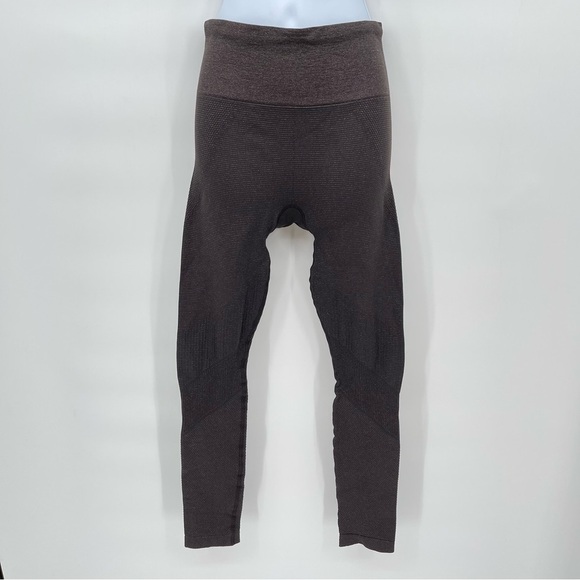 ATHLETA Shimmer Seamless Tight Espresso Legging Size Medium Gold Brown LIKE NEW - Picture 2 of 8